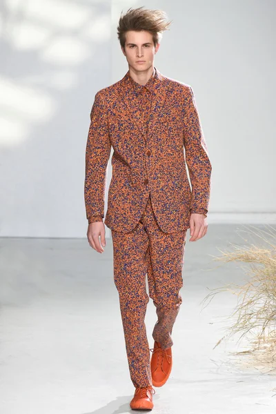 Look 24